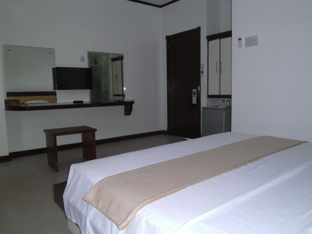 Seashore Beach Resort Puerto Galera Ngoại thất bức ảnh
